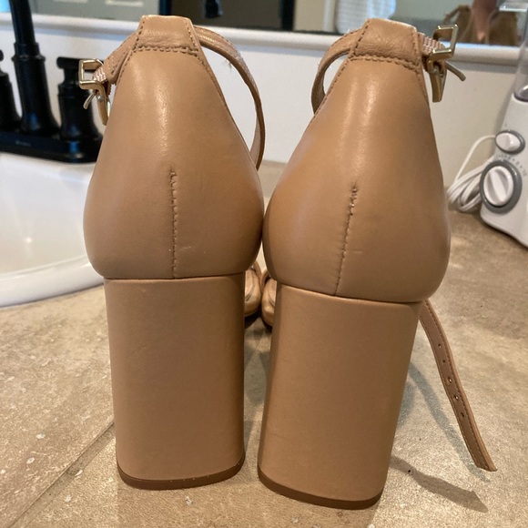 Nude strappy heel with square toe - Picture 2 of 4